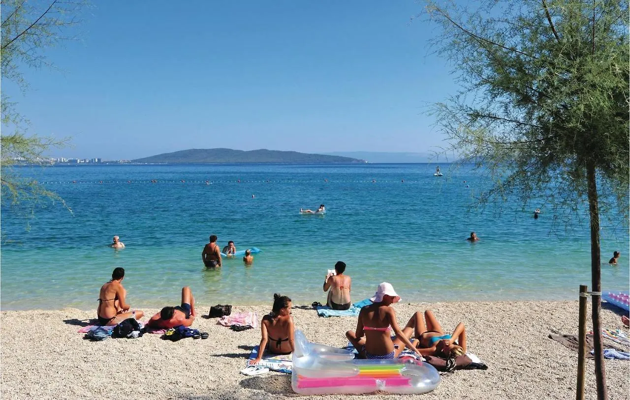 Lovely Apartment In Kastel Stafilic With Jacuzzi Kastela 0*,