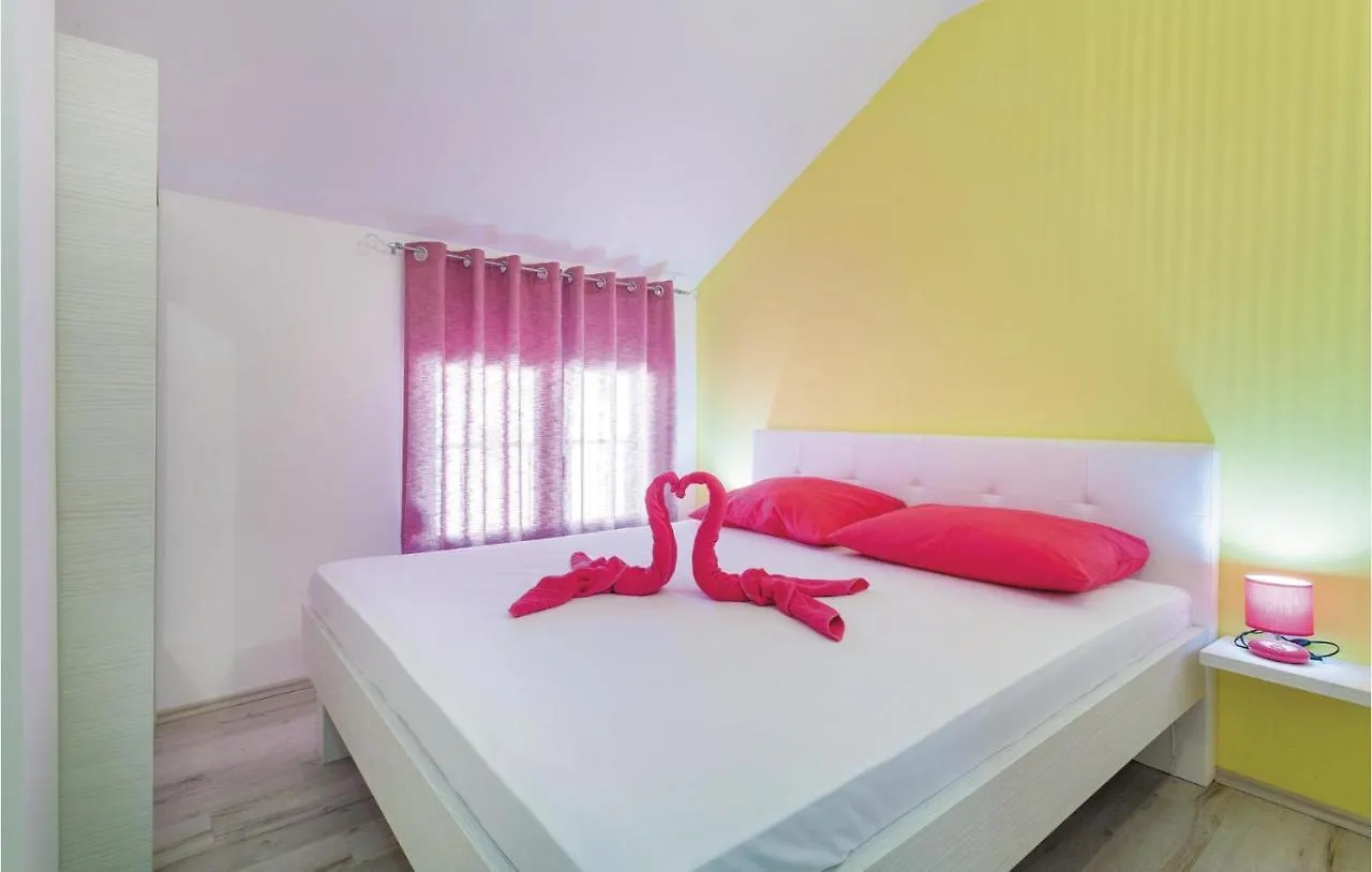 Lovely Apartment In Kastel Stafilic With Jacuzzi Kastela