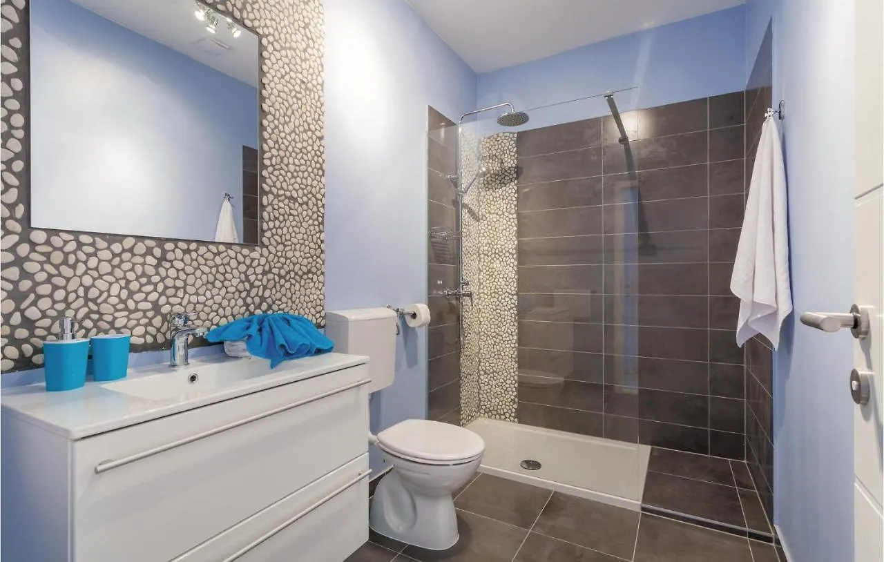 Lovely Apartment In Kastel Stafilic With Jacuzzi Kastela
