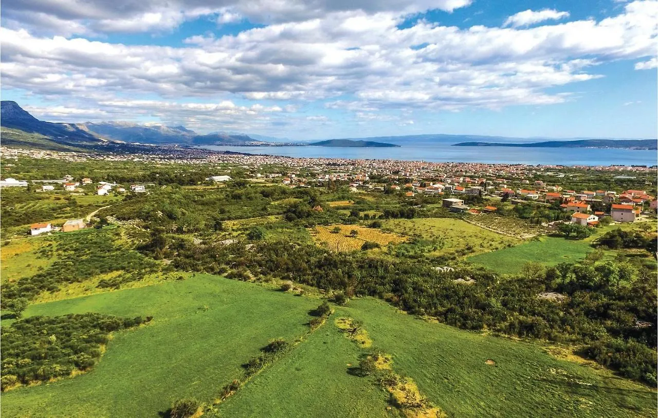 Lovely Apartment In Kastel Stafilic With Jacuzzi Kastela Croatia