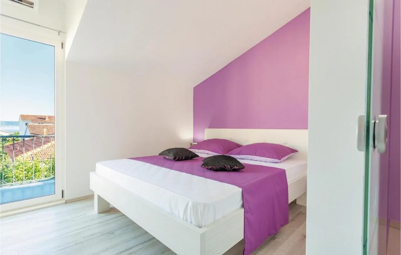 Lovely Apartment In Kastel Stafilic With Jacuzzi Kastela