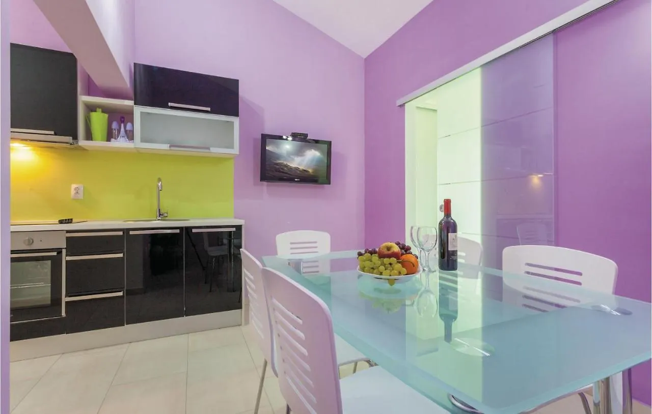 Lovely Apartment In Kastel Stafilic With Jacuzzi Kastela