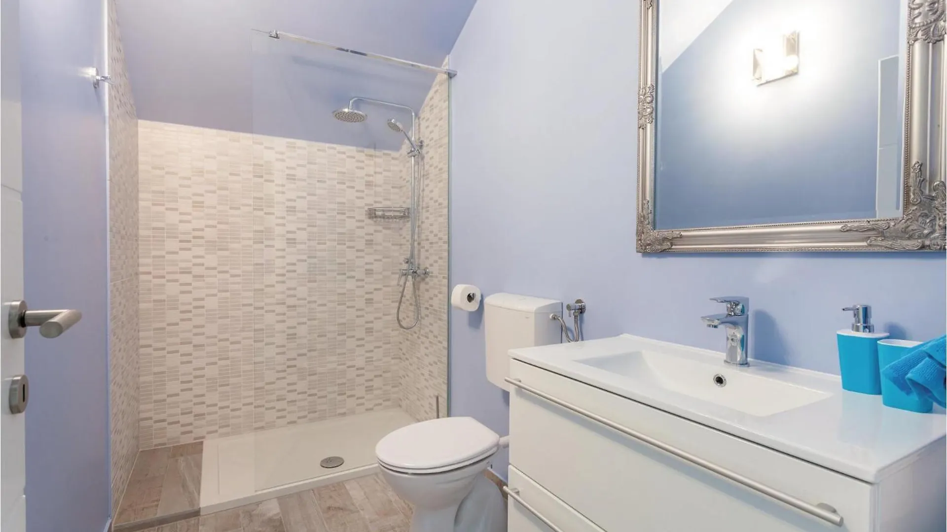 Lovely Apartment In Kastel Stafilic With Jacuzzi Kastela